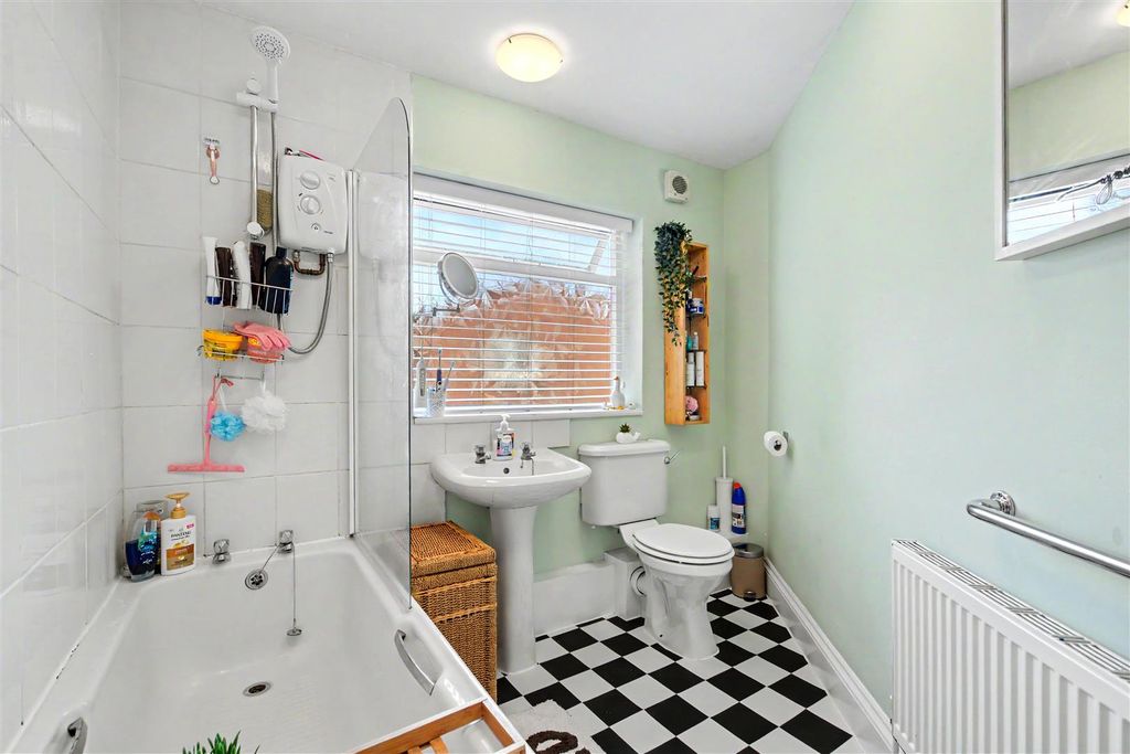 Property photo 3 of 12 Bathroom_1.Jpeg