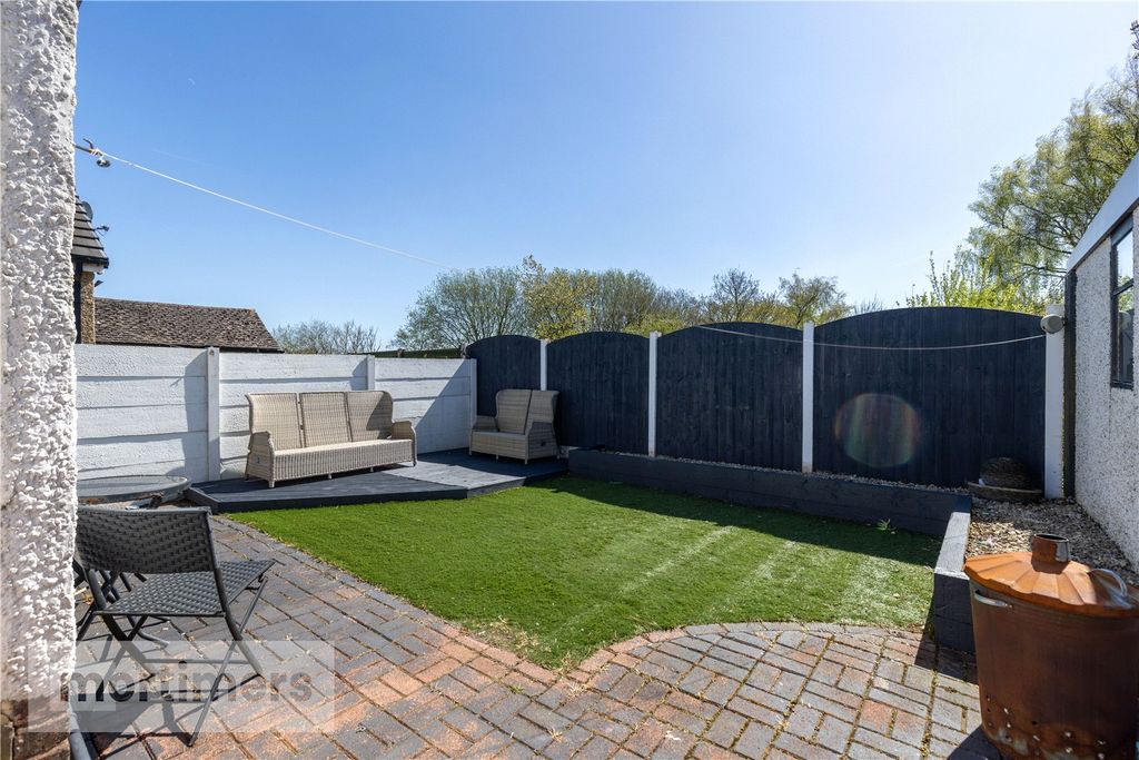 Property photo 3 of 20 Garden