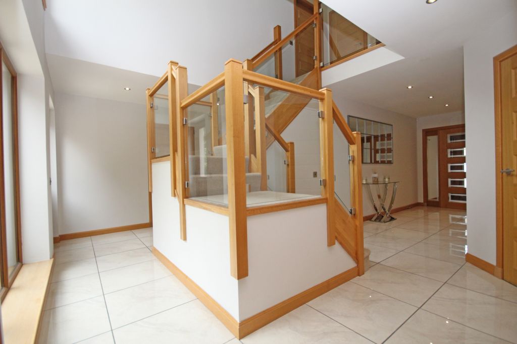 Property photo 3 of 46