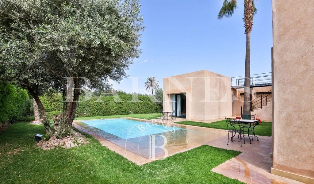 Property photo 2 of 18 Swimming Pool