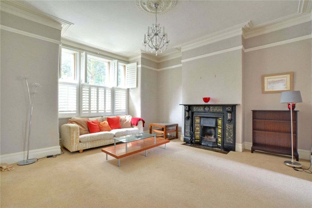 Property photo 2 of 18 Picture No. 11