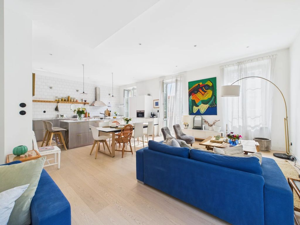 Property photo 3 of 32