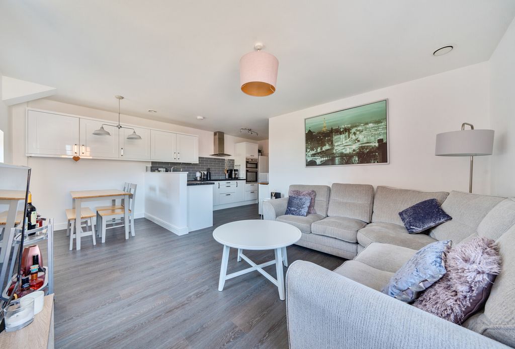 Property photo 1 of 13 1482455-7-6A3E7c8...