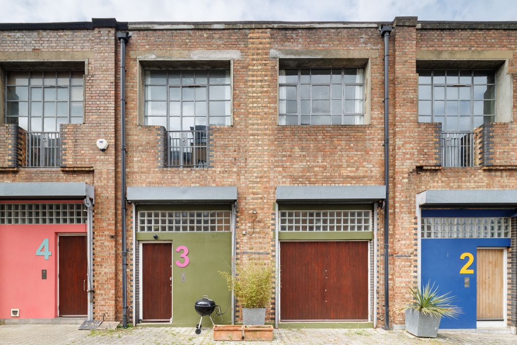 Property photo 1 of 27 339395 - Blenheimgardenssw2-Jsouteyrat-11814.Jpg