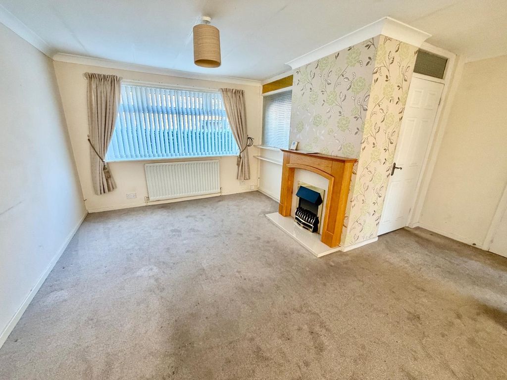 Property photo 2 of 10 Lounge