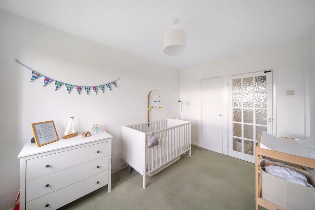 Property photo 2 of 15 Bedroom