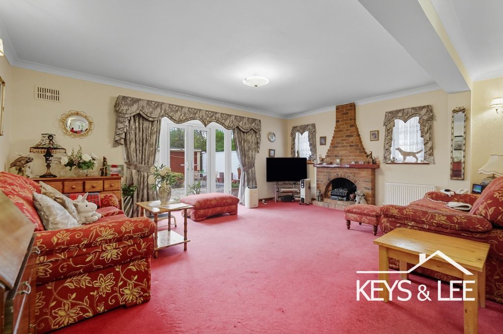 Property photo 2 of 14 4574783