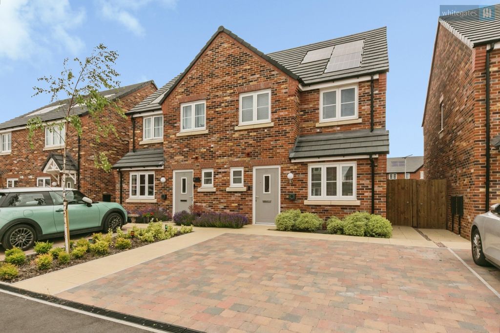 Property photo 1 of 17 Pbox-Img.Jpg