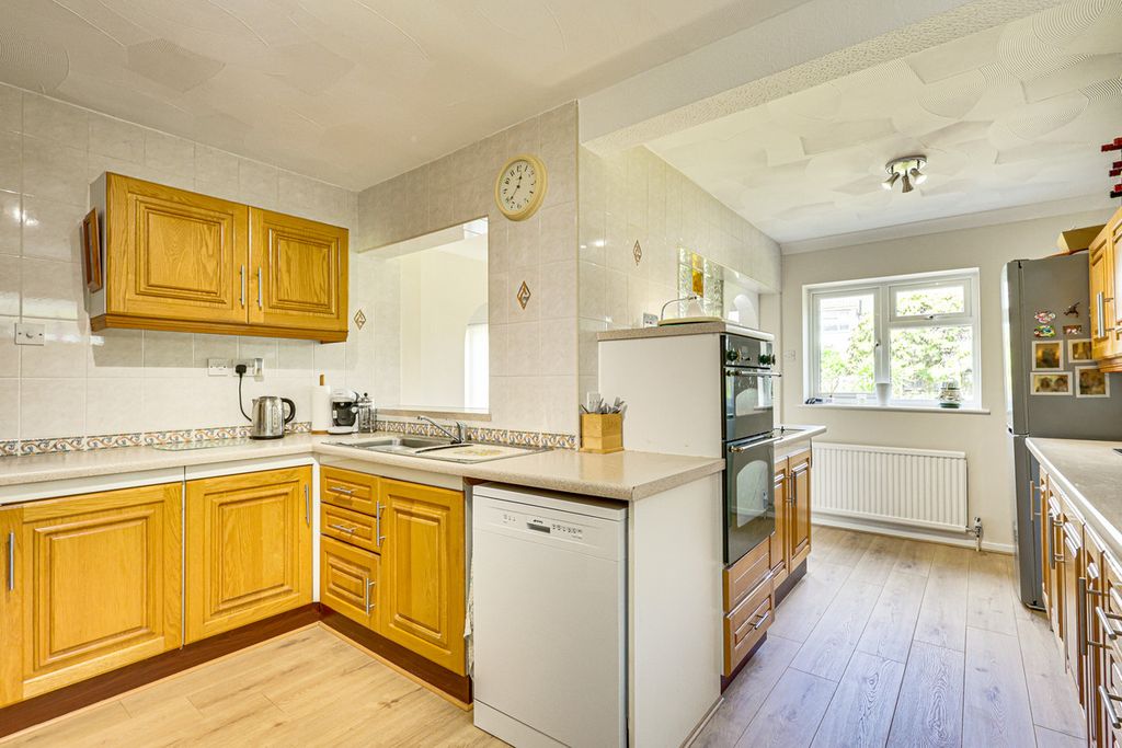 Property photo 3 of 35