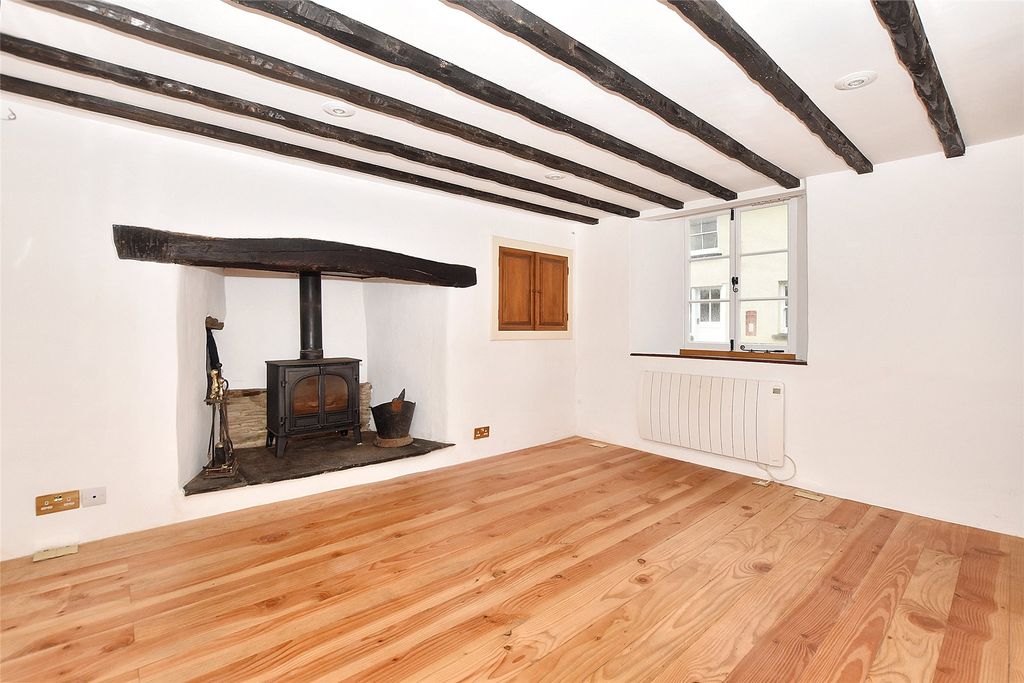 Property photo 2 of 11 Sitting Room