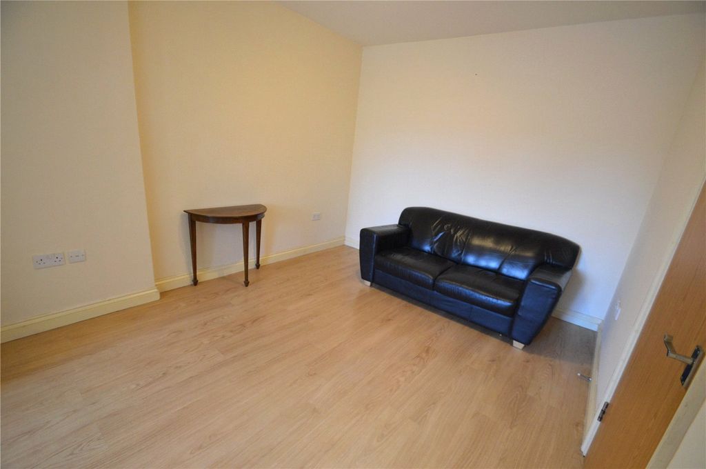 Property photo 3 of 7 Picture No. 02