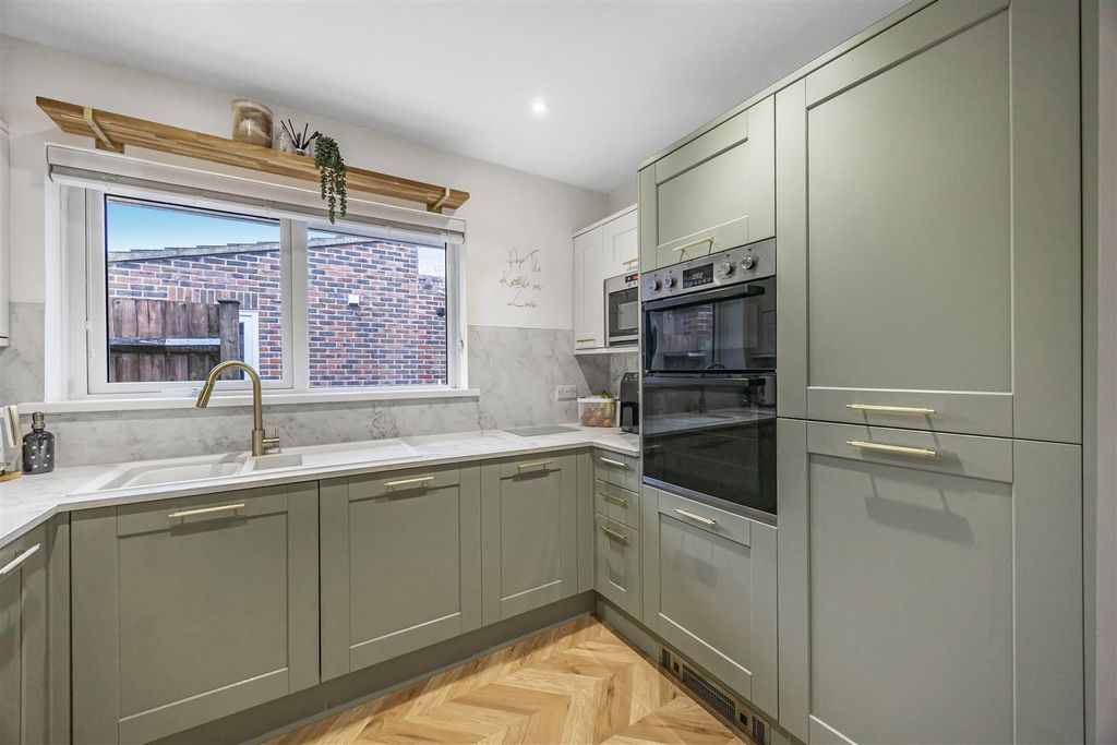 Property photo 3 of 27 Kitchen.Jpg