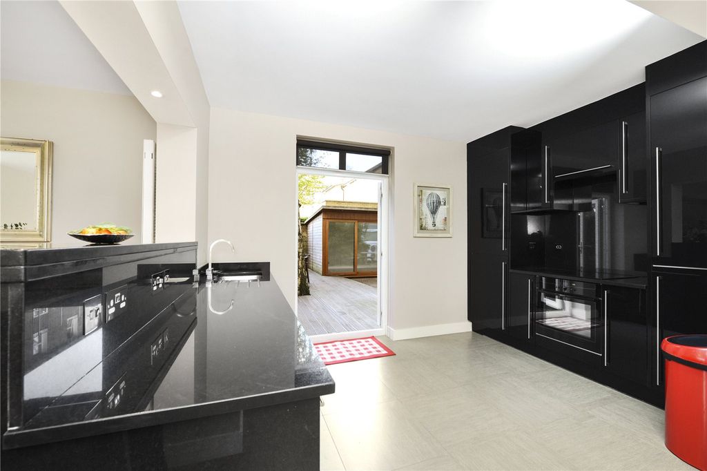 Property photo 2 of 8 Picture No. 02