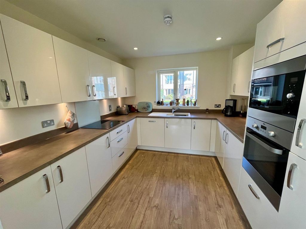 Property photo 2 of 15 Kitchen