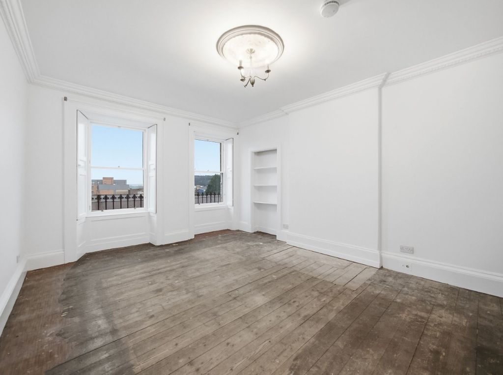 Property photo 2 of 19 Picture 2