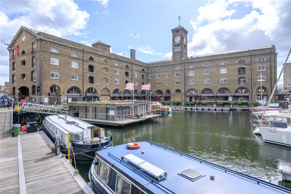 Property photo 3 of 24 External