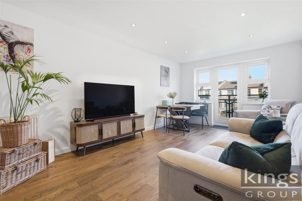 Property photo 3 of 24