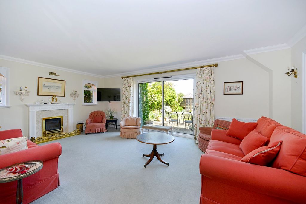 Property photo 3 of 21