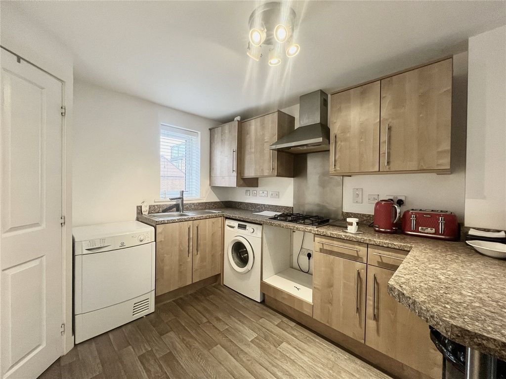 Property photo 3 of 10 Picture No. 28