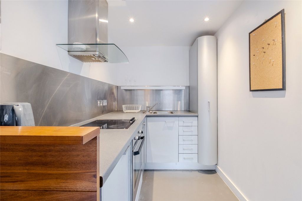 Property photo 3 of 9 Picture No. 01