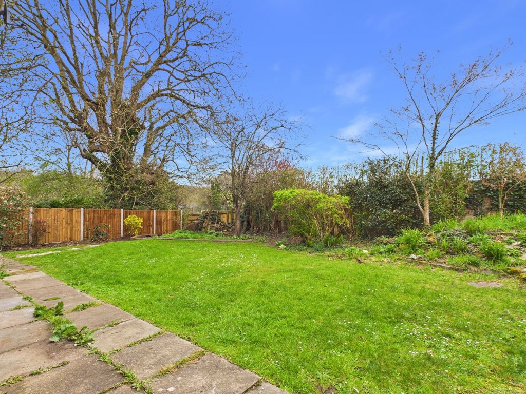 Property photo 3 of 14 Garden