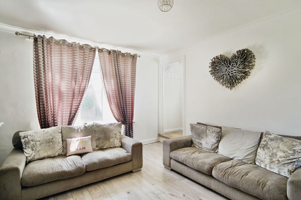 Property photo 2 of 20 Pbox-Img.Jpg
