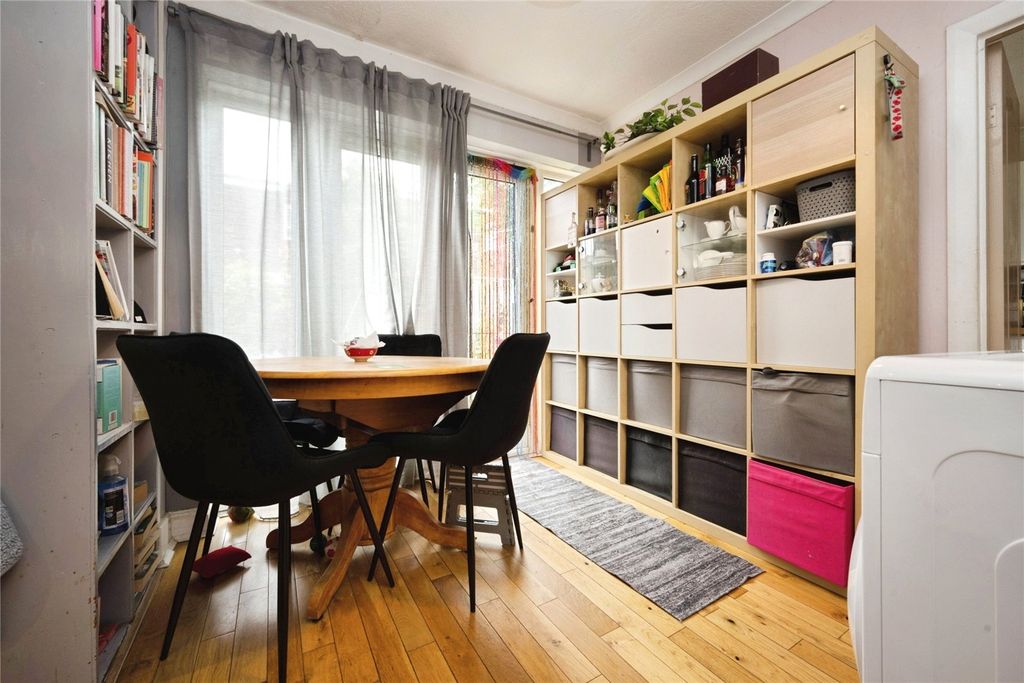 Property photo 3 of 16 Picture No. 14