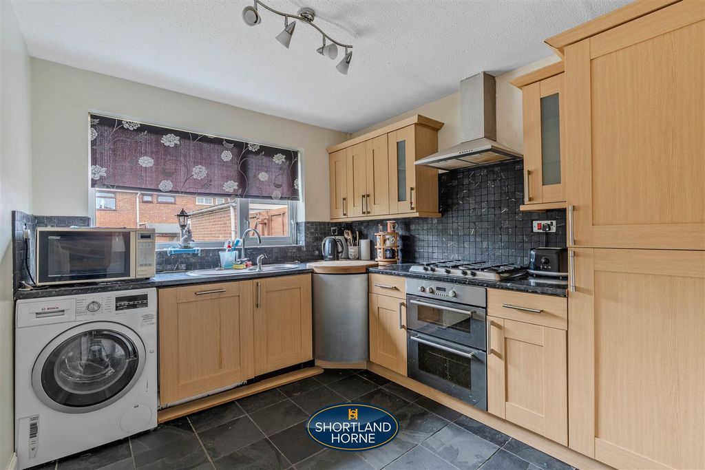 Property photo 3 of 16 Kitchen