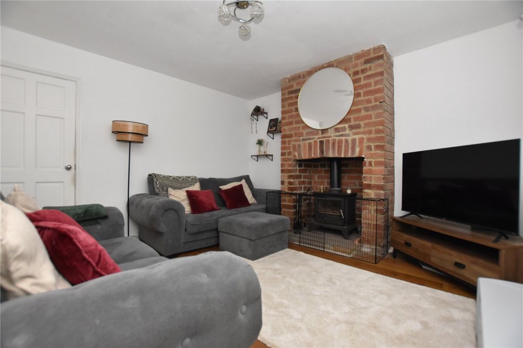 Property photo 2 of 16 Picture No. 12