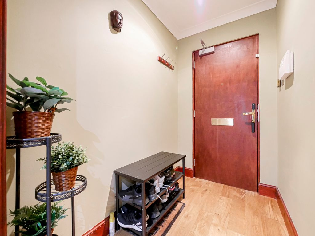 Property photo 2 of 19 Entrance