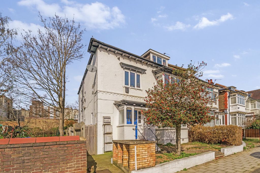 Property photo 2 of 8