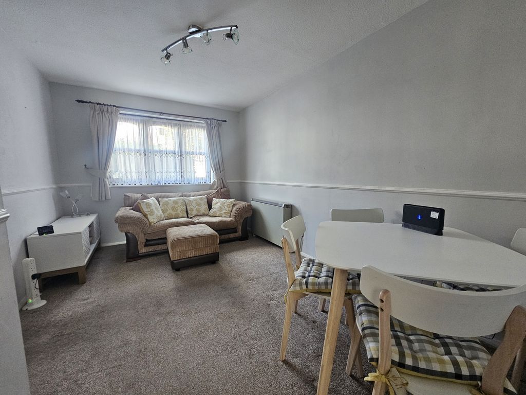 Property photo 2 of 5