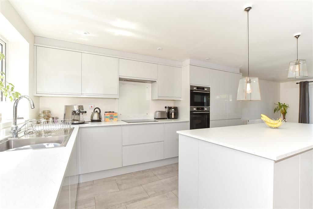 Property photo 1 of 16 Lounge/Kitchen