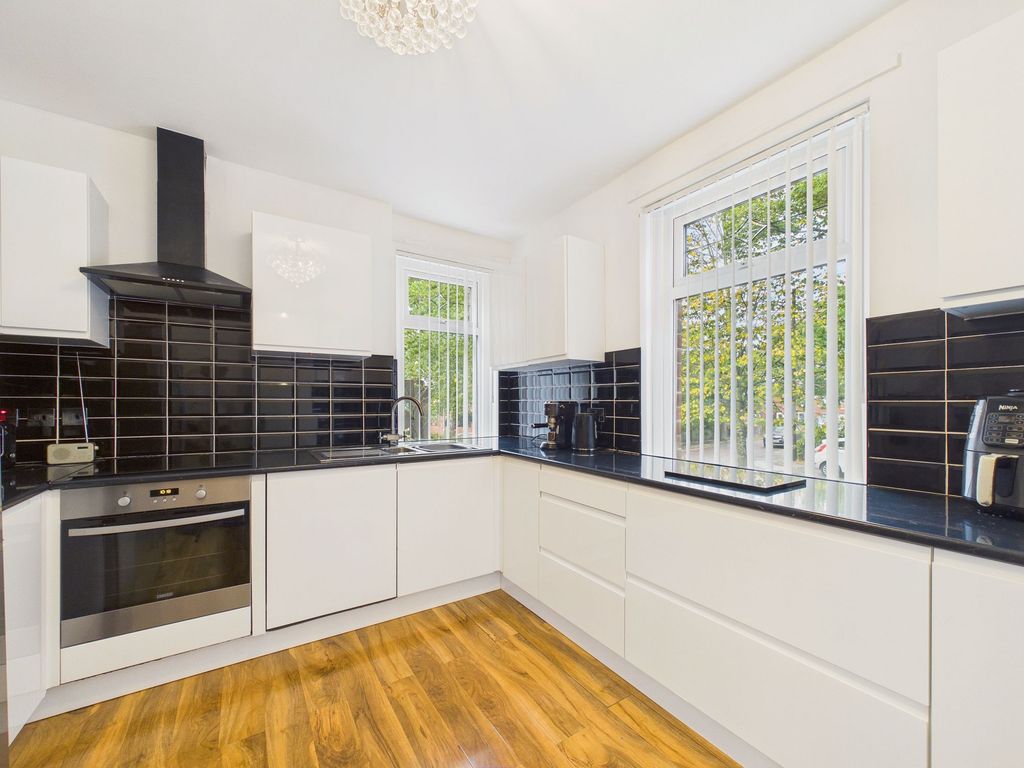 Property photo 3 of 14 Kitchen