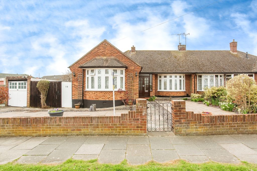 Property photo 1 of 17 Semi Detached