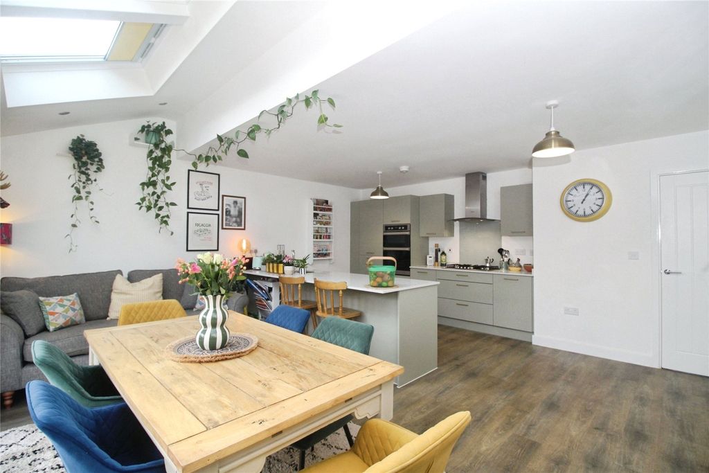 Property photo 3 of 17 Living Kitchen