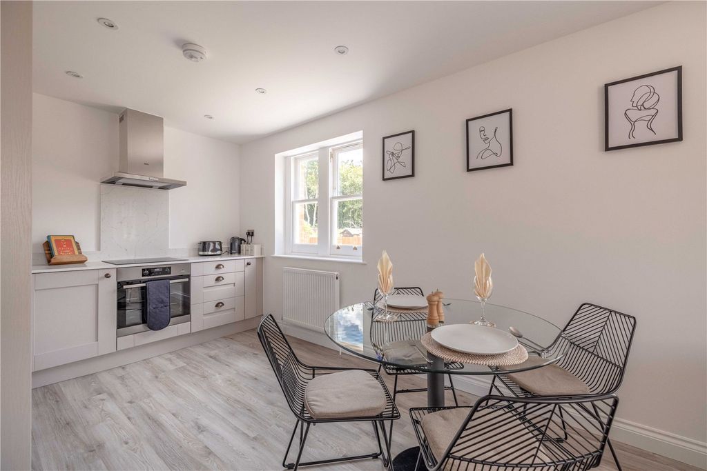 Property photo 3 of 6 Picture No. 02