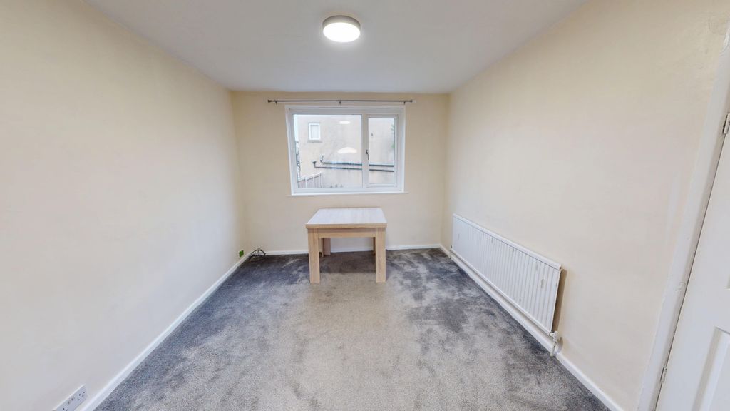 Property photo 3 of 8 19-Flockton-Grove-11062025_114651