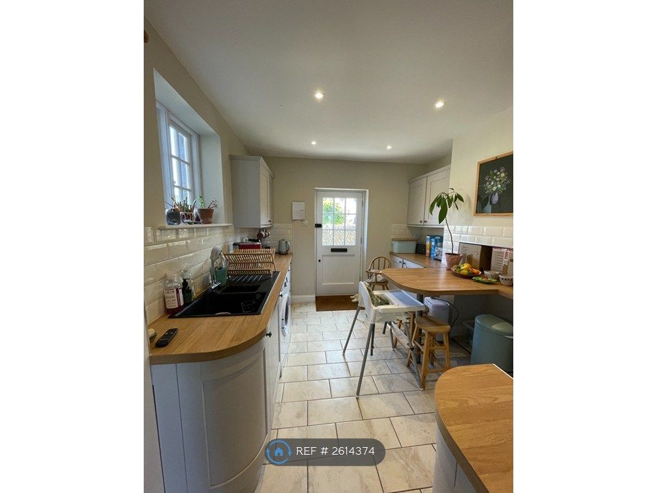 Property photo 3 of 8 Kitchen/Diner