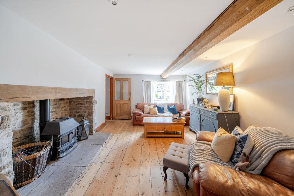 Property photo 3 of 22