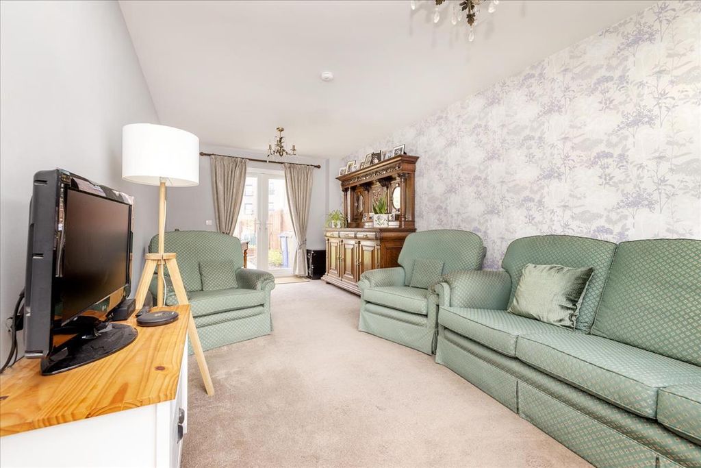 Property photo 2 of 29