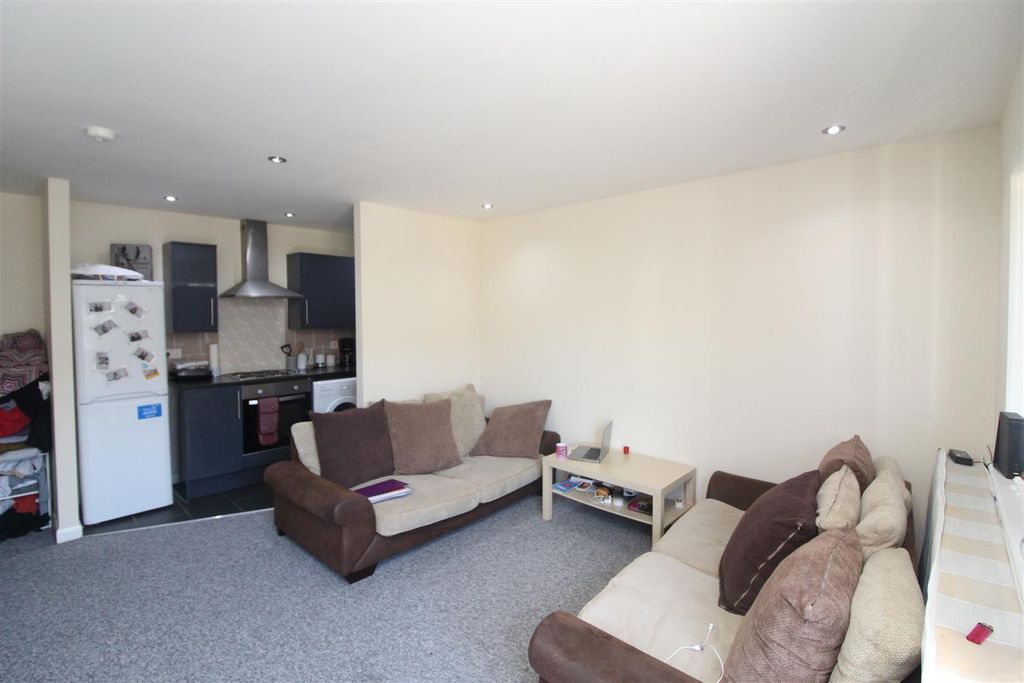 Property photo 2 of 6