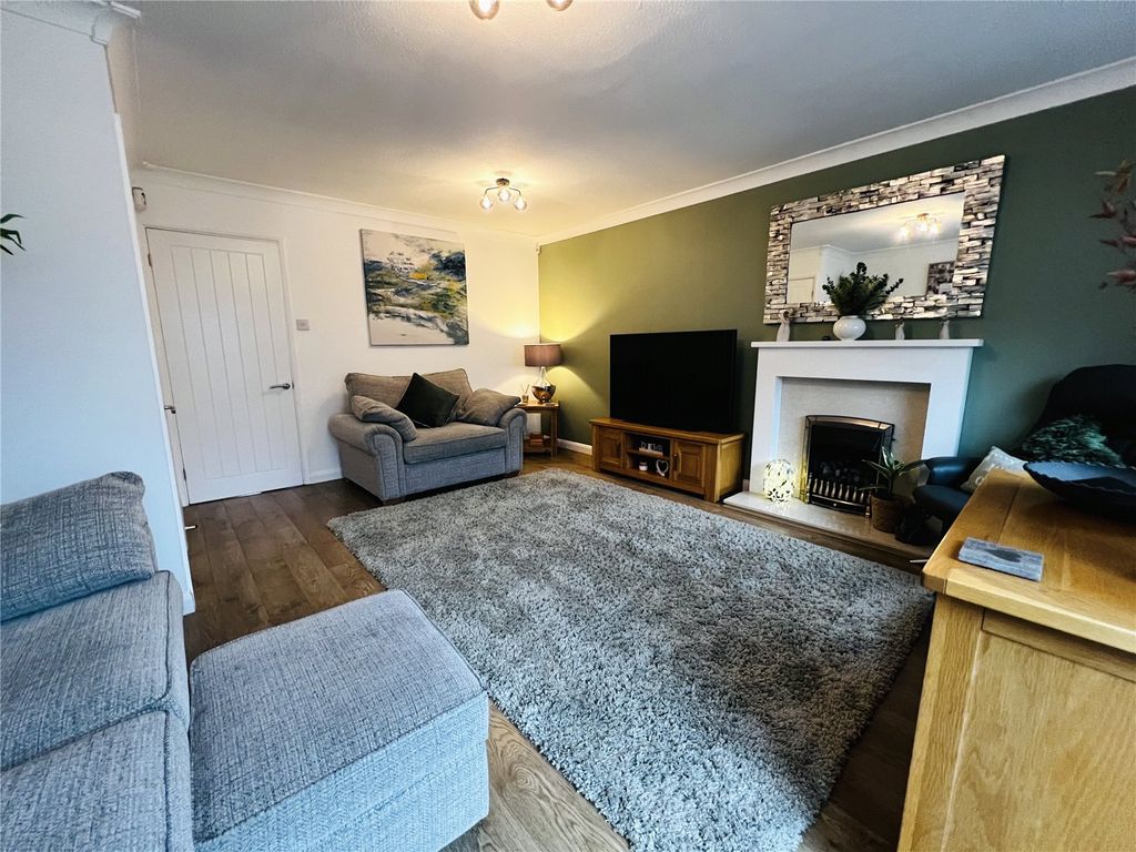 Property photo 2 of 12 Picture No. 11