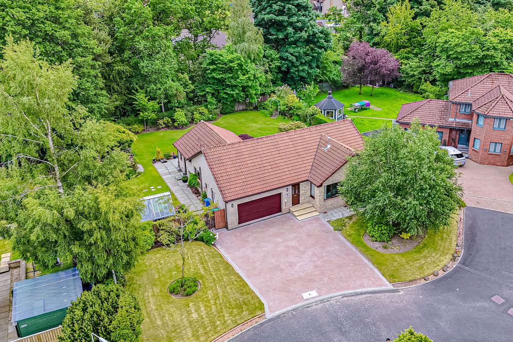Property photo 1 of 35