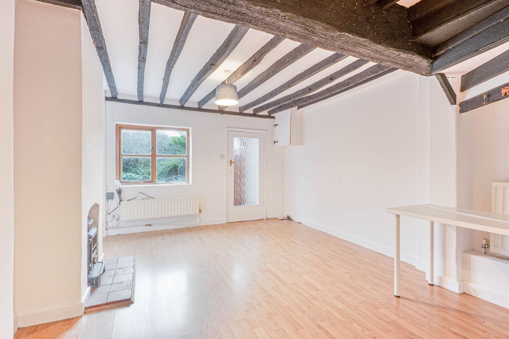 Property photo 2 of 15 Lounge