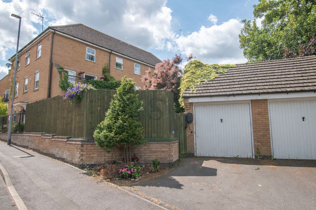 Property photo 3 of 18
