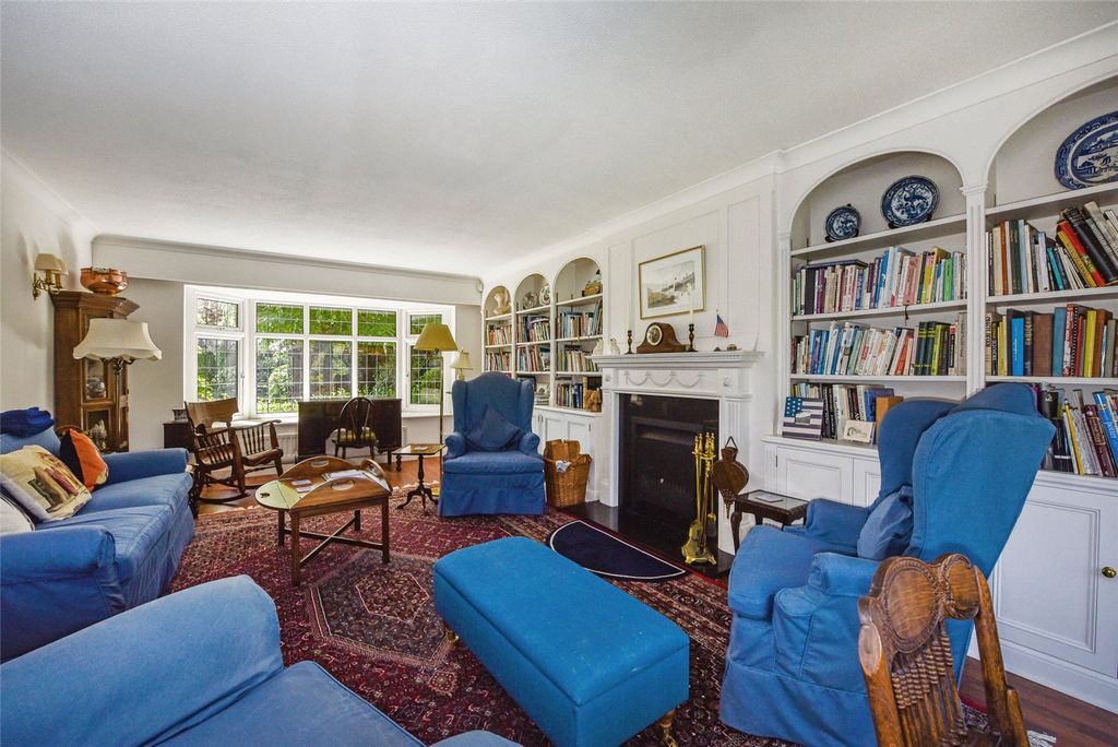 Property photo 3 of 15 Sitting Room