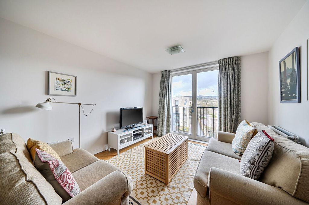 Property photo 3 of 21