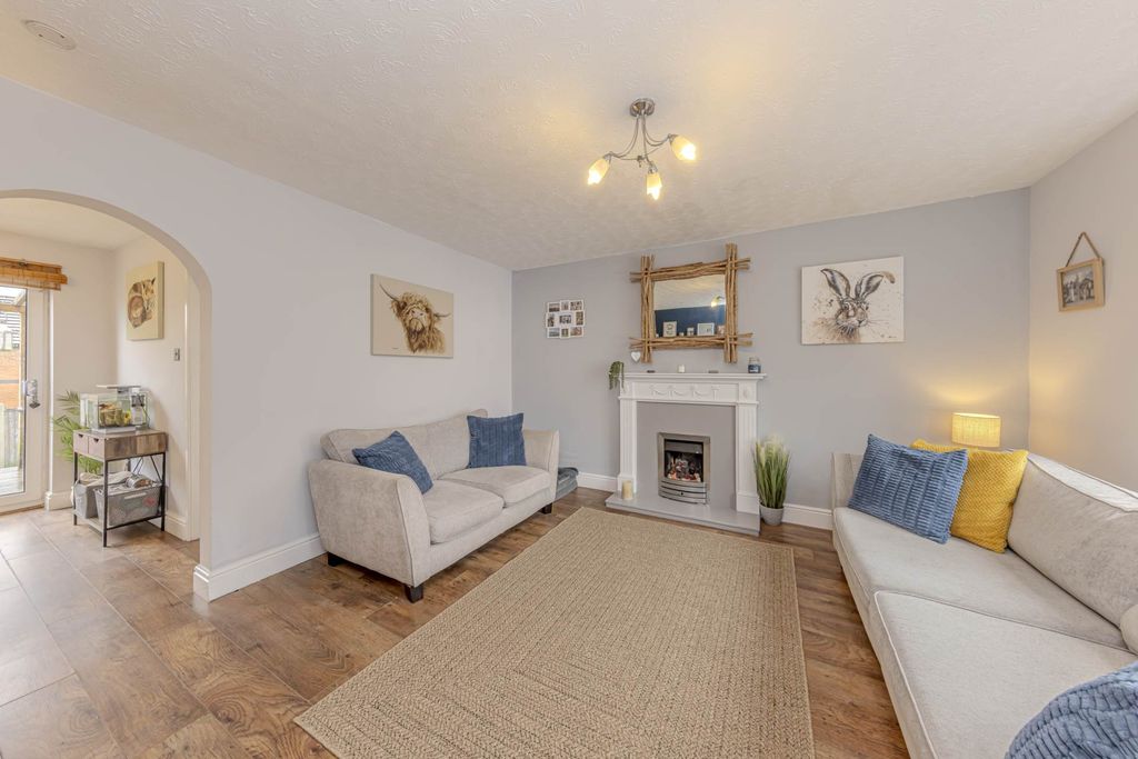 Property photo 2 of 21