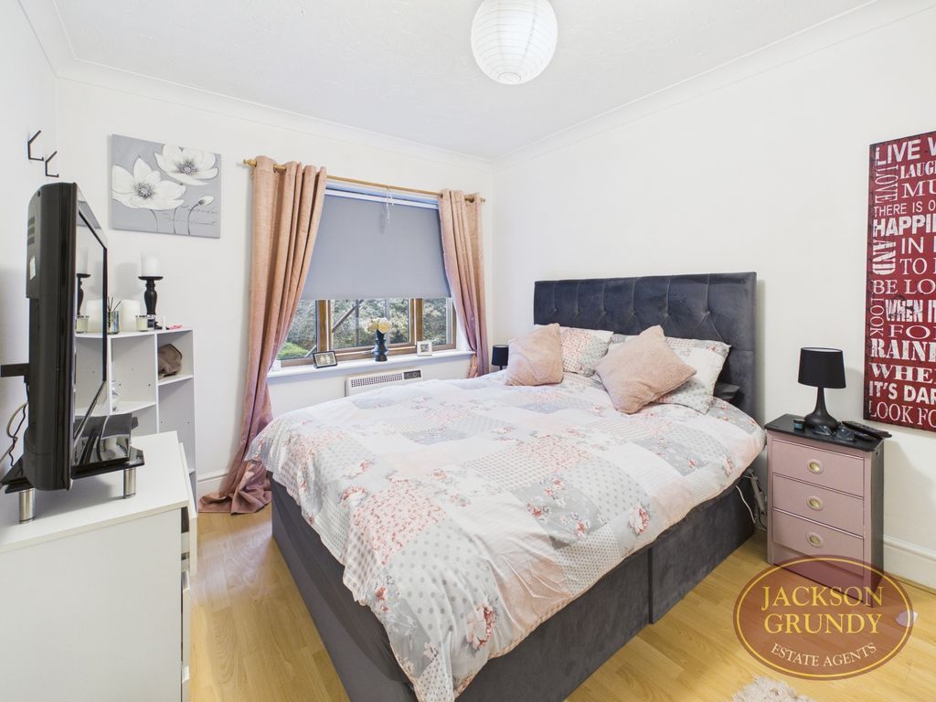 Property photo 3 of 5 Harlestone Road